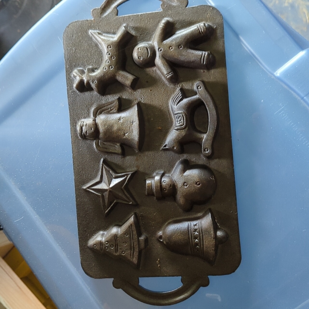 Vintage Christmas shapes Cast Iron pan